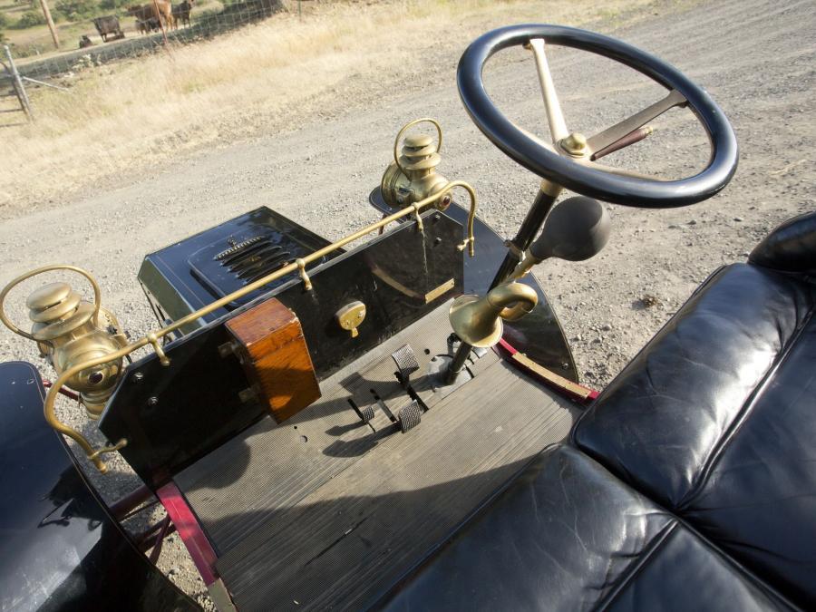 Торпедо REO Model B Runabout 1906 года  (фото 10 из 19)